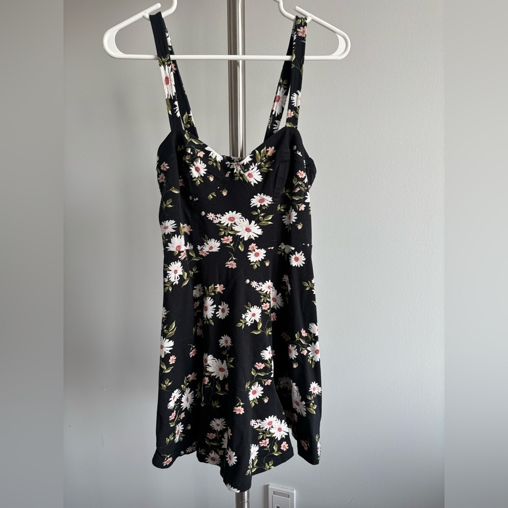 Sleeveless Floral Daisies Black Dress